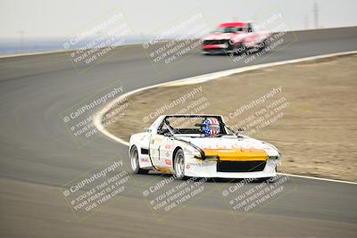 media/Jan-26-2025-CalClub SCCA (Sun) [[cfcea7df88]]/Group 5/Race/